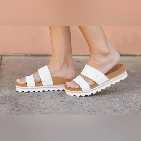 Reef Women's White and Tan Slide Sandals Size 8 - Picture 12 of 12